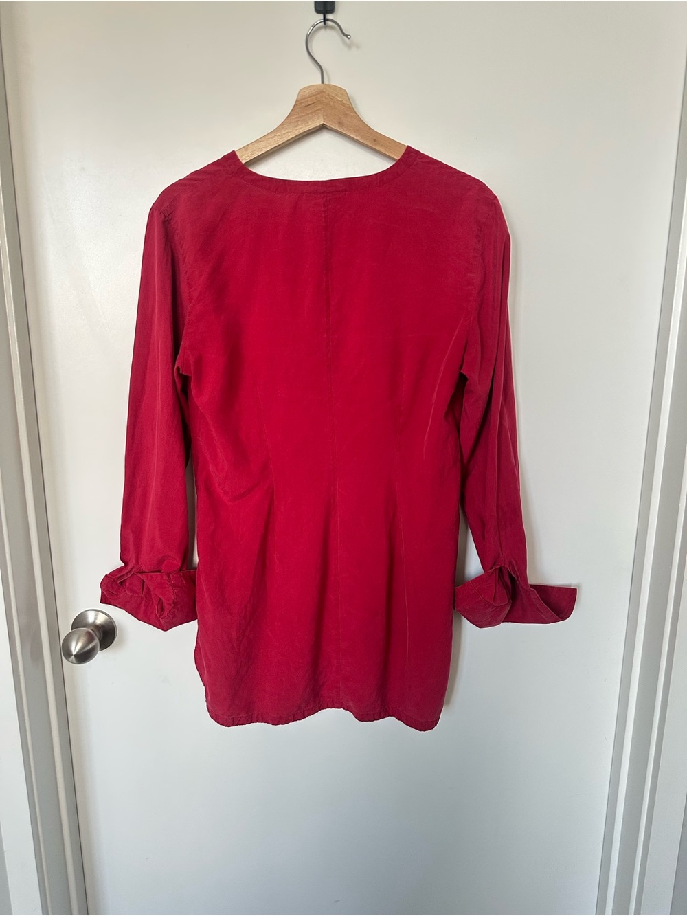 Ann Taylor 100% Silk Red Long-Sleeve Button-Down Blouse - Picture 2 of 10